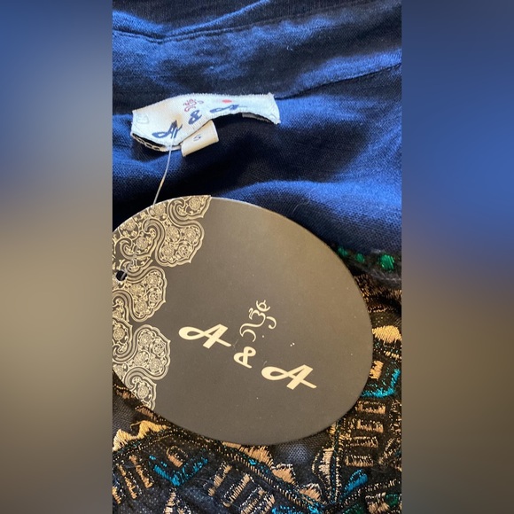 A&A Blue Blouse - Picture 4 of 10